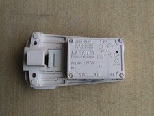 Securité de porte (verrou) pour Lave-linge BAUKNECHT