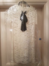 Sandro dentelle blanche robe taille S avec Noir Pussy Nœud,