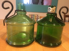 Lot 2 carafes/bouteilles de vin vide avec anse amovible fer forgé.Jacal Italie 