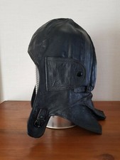 Casque coiffe ancien cuir auto