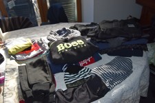 lot 21 vetements enfant garçon 5-6 ans, nike,terre de marin guess hugo boss ....