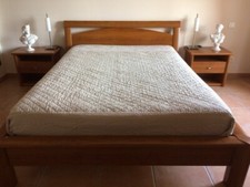 Chambre teinte merisier - lit 140x190 - 2 chevets + commode