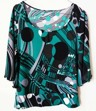 HAUT VERT marque japonaise état NEUF taille 36 motif abstrait état NEUF Superbe 