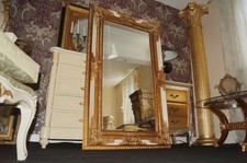 Beau miroir 154X94CM style baroque blanc et doré d'un château à Bordeaux