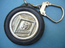 Porte clés - Keychain -  Speakerine Télé Sixties - Roi du Pantalon Clermont-Ferr