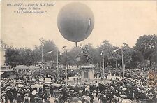 CPA 47 AGEN PLACE DU XIV JUILLET DEPART DU BALLON LE CADET DE GASCOGNE 