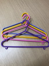 Bébé enfants cintres en plastique de couleur