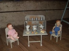 Meubles buffet table dinettes poupée poupon tout ancien