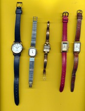 LOT DE 10 MONTRES EN L'ETAT MECANIQUE ET A PILE LANCEL LIP CERTUS ET DIVERS 