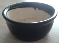 Soucoupe (ou petit cache pot) en céramique noire - Diamètre 9 cm - Hauteur 4,5 c