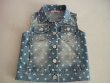 Belle veste en jean fille 6 ans, très bon état, propre et sans tache.