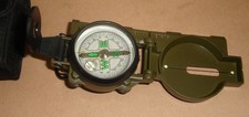 Boussole genre militaire avec étui pour randonnée - B1