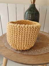 Petit panier de rangement en tricot hauteur 15 cm beige jaune