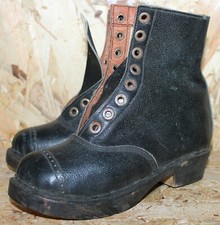 Paire de chaussures, brodequins, bottines d'enfant