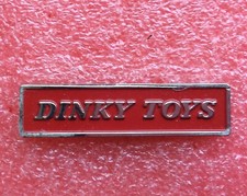 T25 Pins jouet DINKY TOYS Cars Voiture Lapel Pin Badge