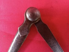 Ancien Petit Compas Fer Forgé Outil Menuisier Compagnon Collection Vitrine