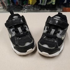 NIKE Chaussures Bébé Dart D'Occasion Seulement Pointure 22 - Posté