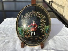 RARE ANCIEN CADRE OVALE VERRE BOMBÉ PETIT MARQUIS COURONNE FLEURS RELIQUAIRE roi