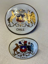 Deux plaques metalliques émaillées aux armoiries du Chili - Chile