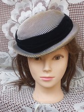 CHAPEAU FEMME ANCIEN RAYE GRIS NOIR RUBAN VELOURS NOIR 