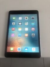 Apple iPad mini 1ère Génération 7,9" 56 Go Wi-Fi - Leger Coup Verre Angle Photo