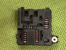  MEGANE 2 SCENIC 2 BOITIER BSM UPC BOITE FUSIBLE UPC 8200306032 A