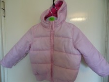 Filles Rose Rembourré à manches longues à capuche manteau taille 18-24 mois Hauteur 36 in (environ 91.44 cm) 92cms