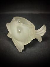 Joli poisson vide poche /ou porte bougie ou cendrier en verre opaque mat ?