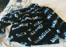 BALENCIAGA -  VESTE  FOURRURE NOIRE T.L Neuve  