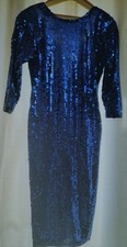 ECLATANTE ROBE DE SOIREE ENTIEREMENT RECOUVERTE DE SEQUINS  40 -42