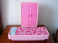 LIT ET ARMOIRE POUPEE BARBIE