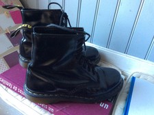 BOTTINES DOC MARTENS CUIR NOIR .T 41  (A/GO)