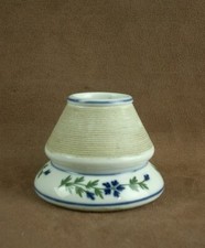 ANCIEN PYROGENE EN PORCELAINE DE BAYEUX DECOR AUX BARBEAUX