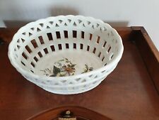 CORBEILLE EN FAIENCE BLANCHE AJOUREE DECOR FLORAL