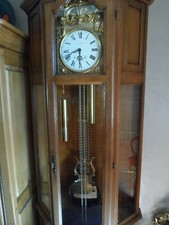 horloge comtoise vitrine . très bon état en chêne massif