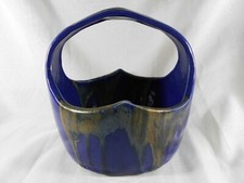 MAGNIFIQUE & GRAND PANIER EN GRES SIGNATURE A IDENTIFIER