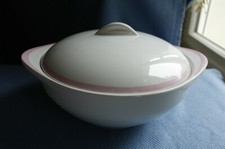 Soupière ancienne en faïence blanche et rose Italienne Societa Ceramica