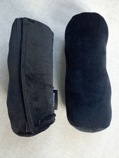 Coussin PASSE-CEINTURE noir en mousse hyper moelleux.