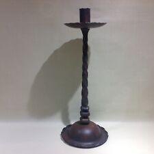 Ancien bougeoir/chandelier en fer forgé pied torsadé et coupelle chantournée