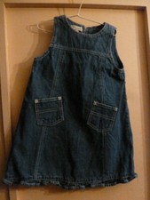 robe marque  tout simplement en jean  comme neuve  5 ans