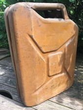Jerrycan Jerrican marron bidon  ancien vintage