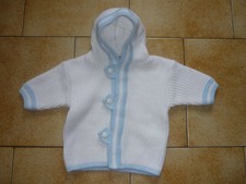 NEUF Gilet à capuche blanc "Coudé mail " 3/6 mois  tricot machine Dralon