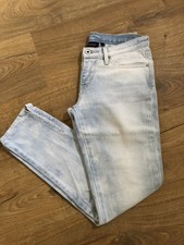 Jean Levis Modèle « Low Skinny Flood »