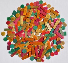 275 Jetons bois publicitaires Cointreau Ricard Armagnac Combier Anis Berger...