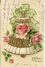CARTE POSTALE FANTAISIE // GAUFREE / PENSEZ A MOI // CLOCHE // FLEURS