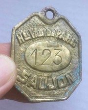 Porte clé en bronze / laiton chambre n°123 Hôtel Villa du Parc à Saujon