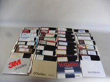 LOT DE 31 DISQUETTES DIVERSES ENREGISTRÉES / INFORMATIQUE / VINTAGE ( lot 15)