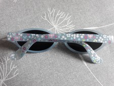 Lunettes de soleil ISOTONER fille Neuves Cat 4 (indice max) 4/6 ans (à vérifier)