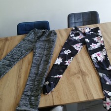 lot de 2 pantalons toiles taille 13/14 ans détail voir photos 