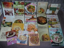Lot 19 Livres recettes cuisine divers, thermomix, slowly veggie, Micro-ondes 